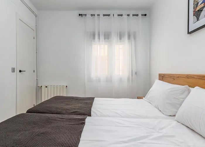Simply Stunning - Hidden Gem, Heart Of Poble Sec